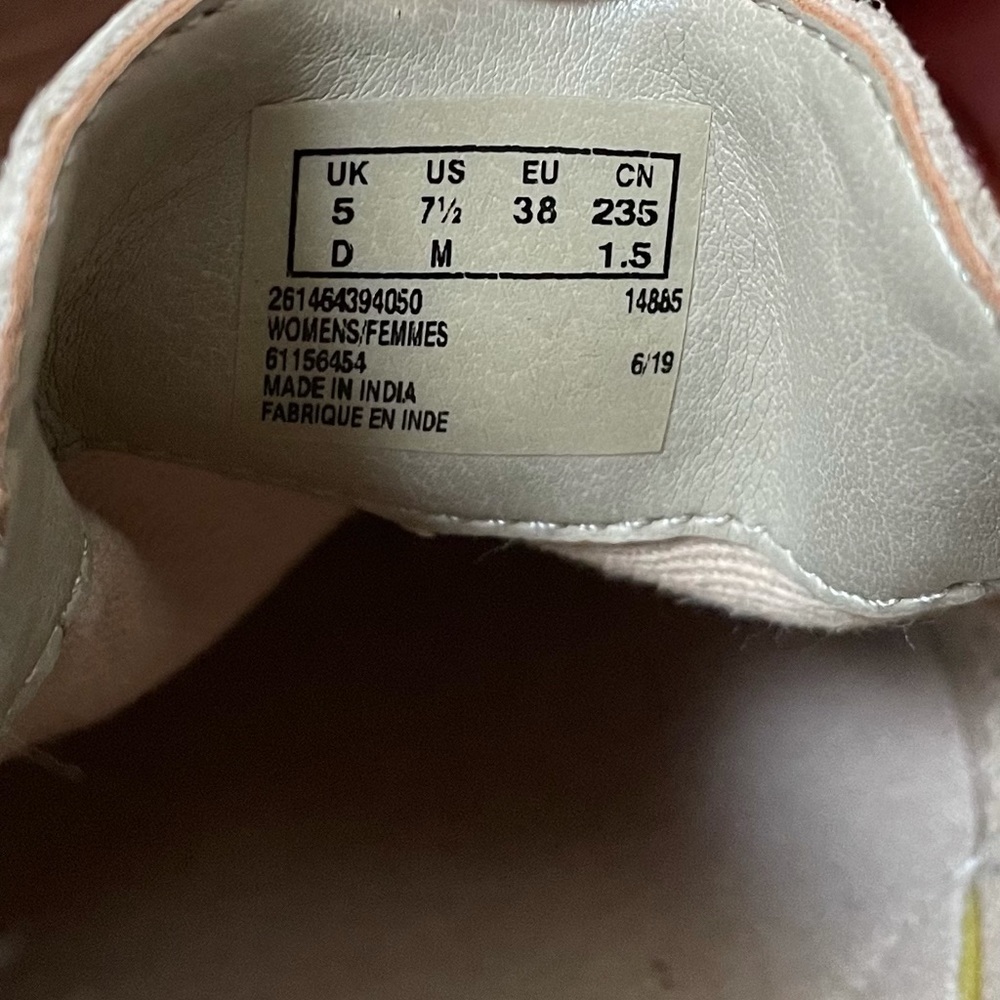 Clarks Silver 7.5 - Picture 4 of 6